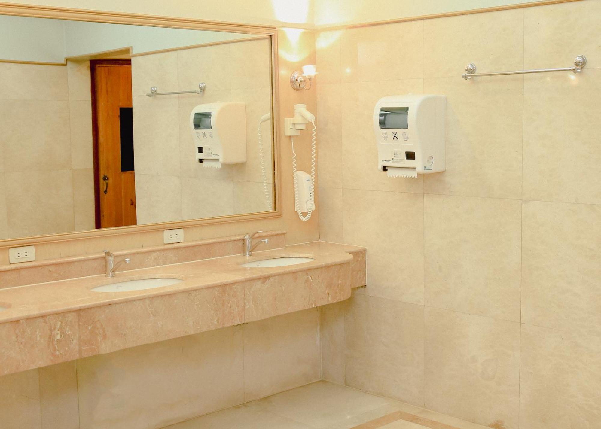 Richmonde Hotel Ortigas, Manila Pasig City Esterno foto